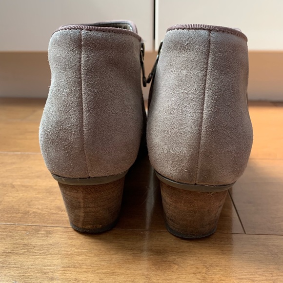 ☔️ Blondo | Villa WATERPROOF gray suede booties. - Picture 3 of 7
